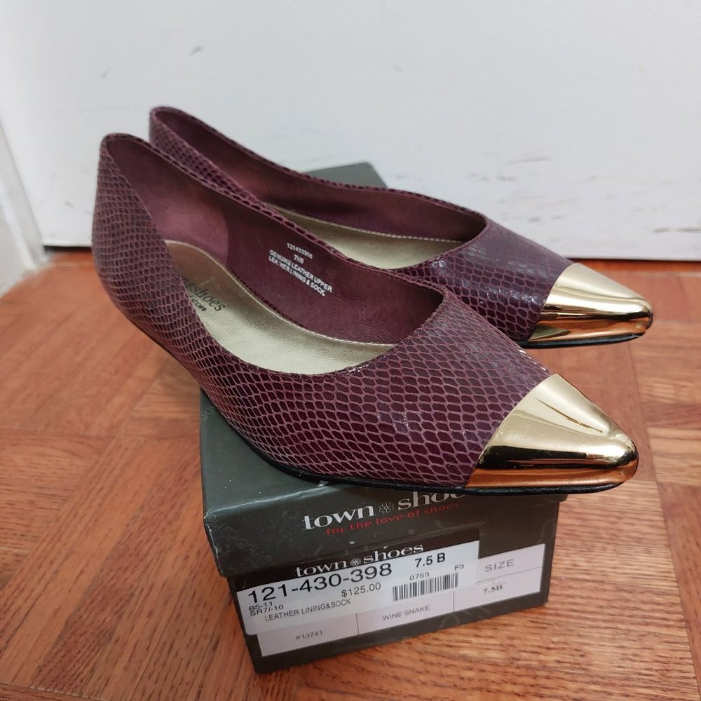 Burgundy Snake-Pattern Flats with Gold Tips New Town Shoes, Size 7.5, New in Box